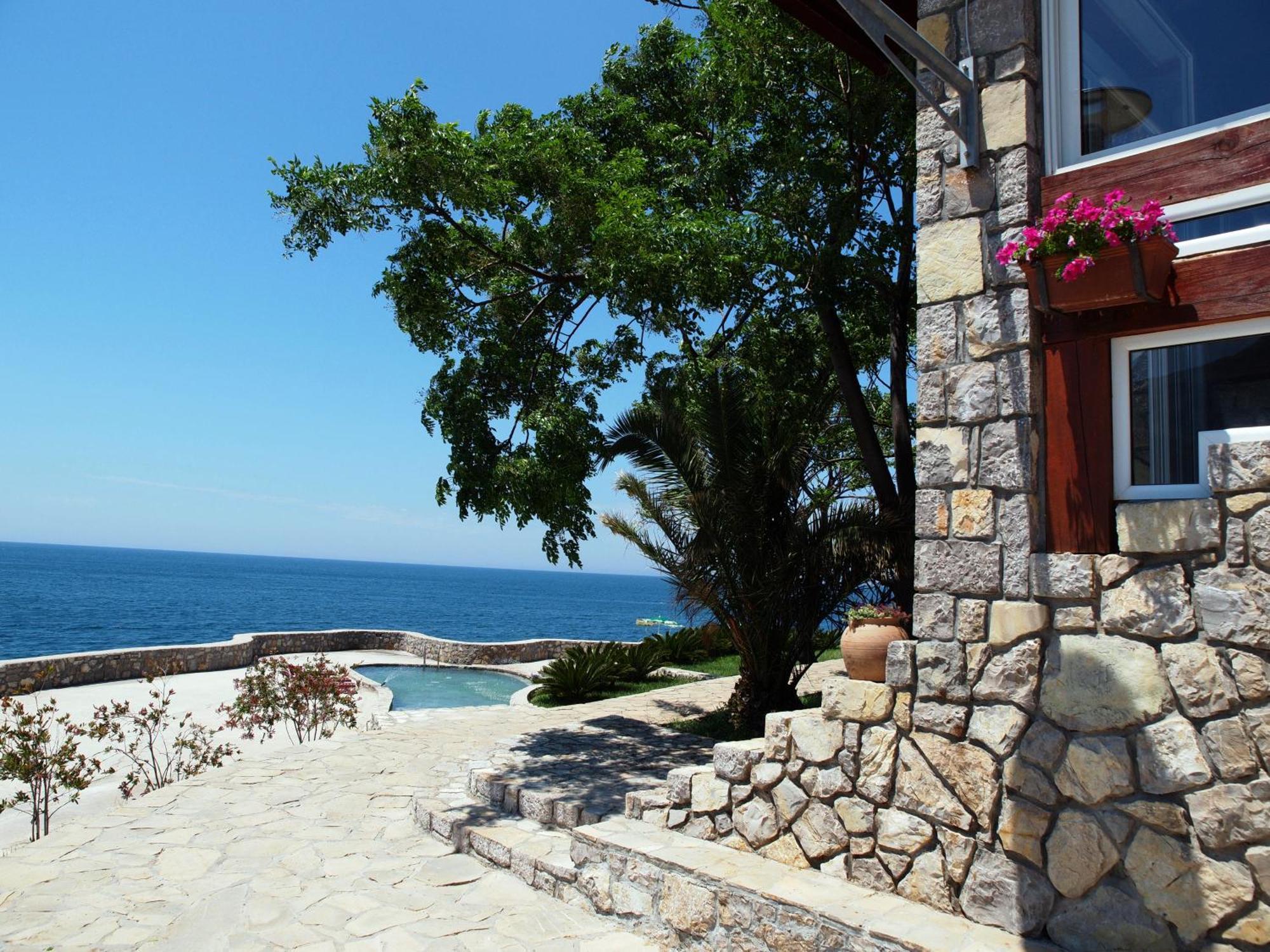 Hotel R يوتجيها المظهر الخارجي الصورة