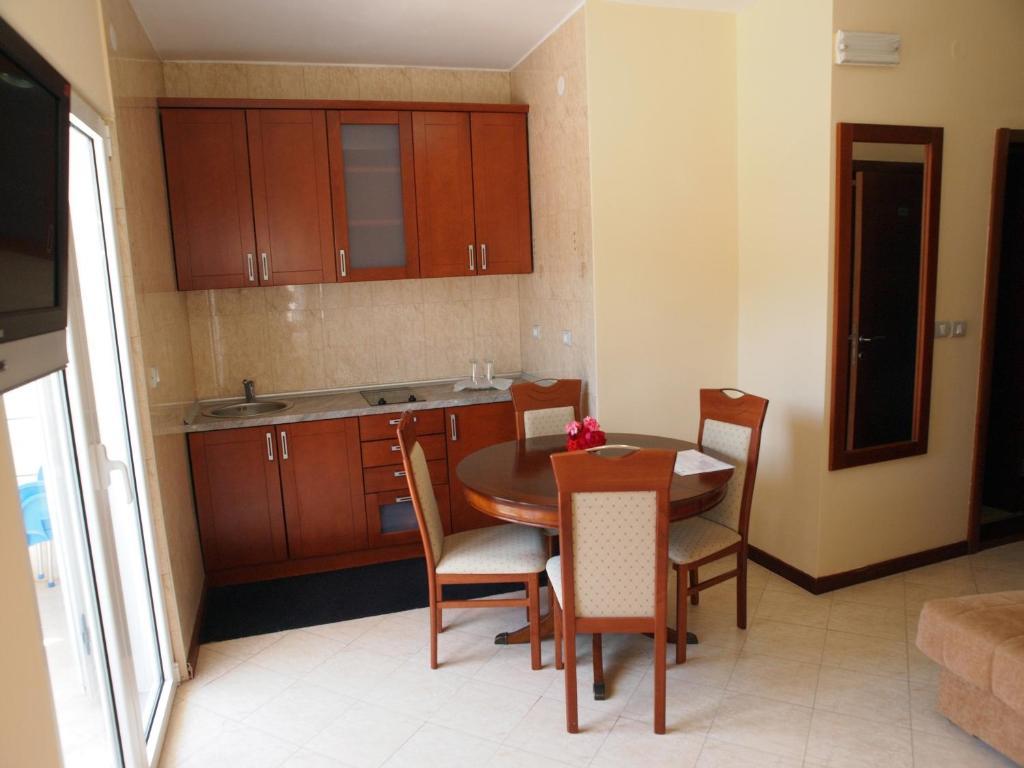 Hotel R يوتجيها الغرفة الصورة