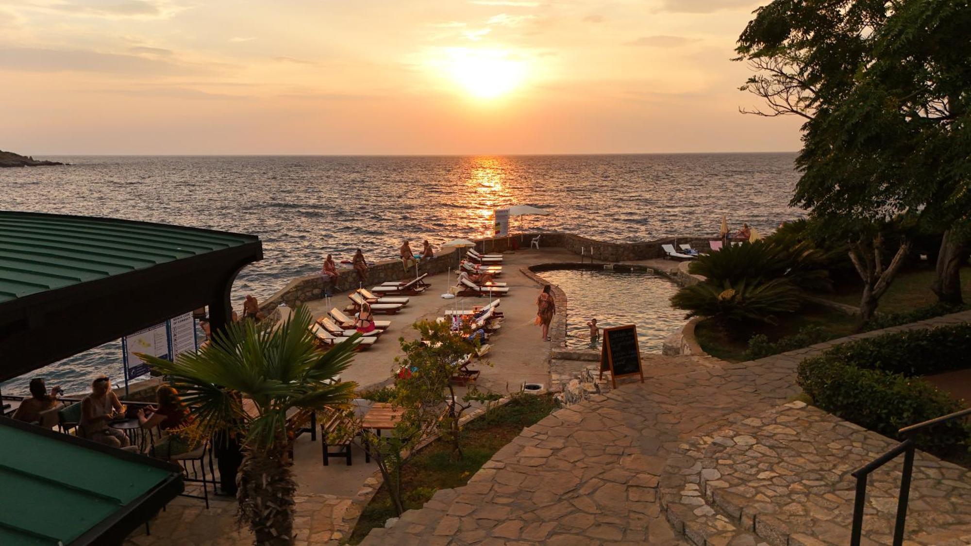 Hotel R يوتجيها المظهر الخارجي الصورة