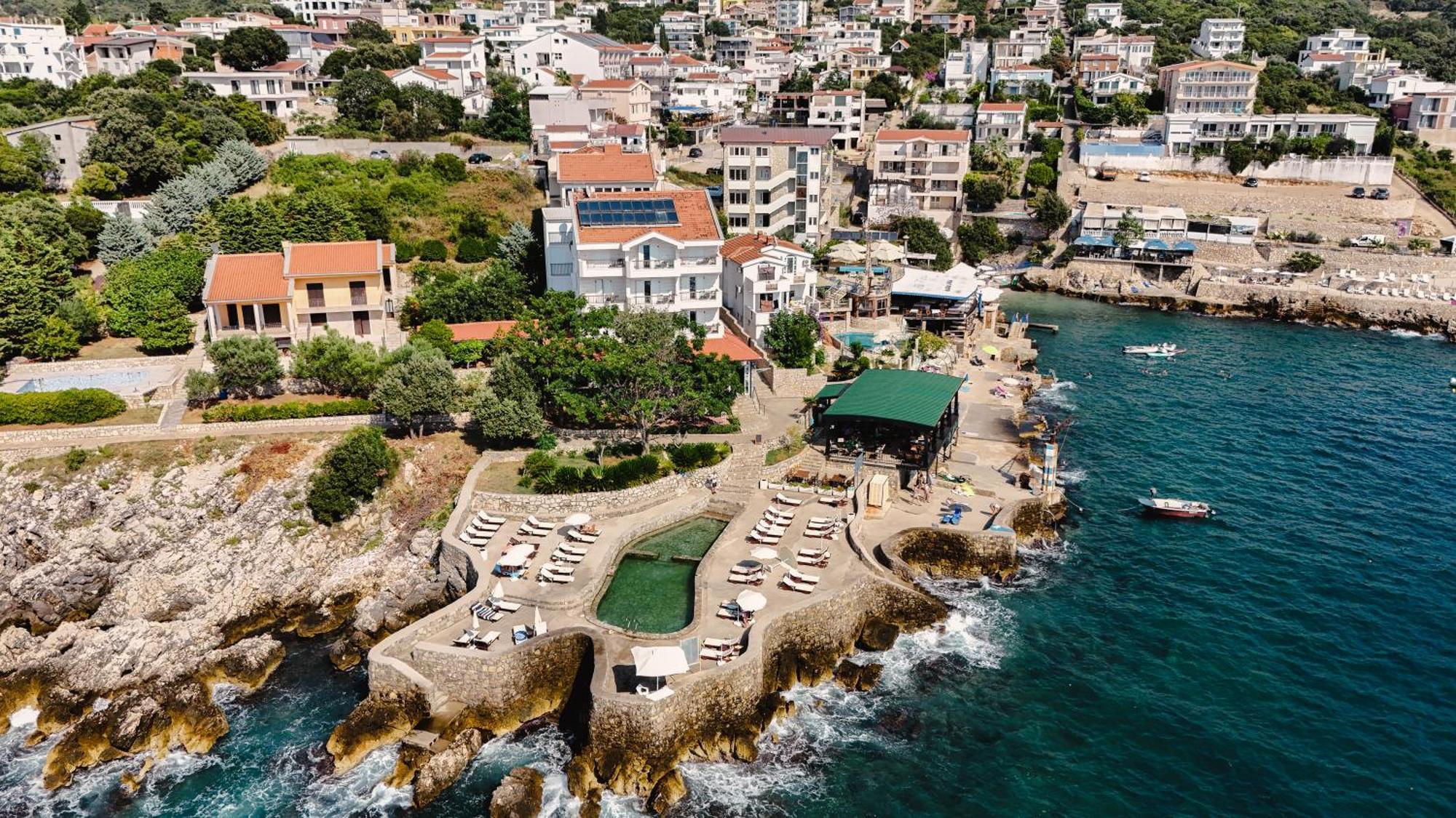 Hotel R يوتجيها المظهر الخارجي الصورة