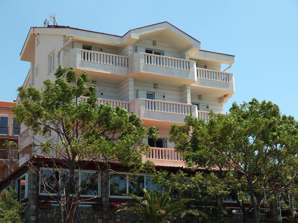 Hotel R يوتجيها المظهر الخارجي الصورة